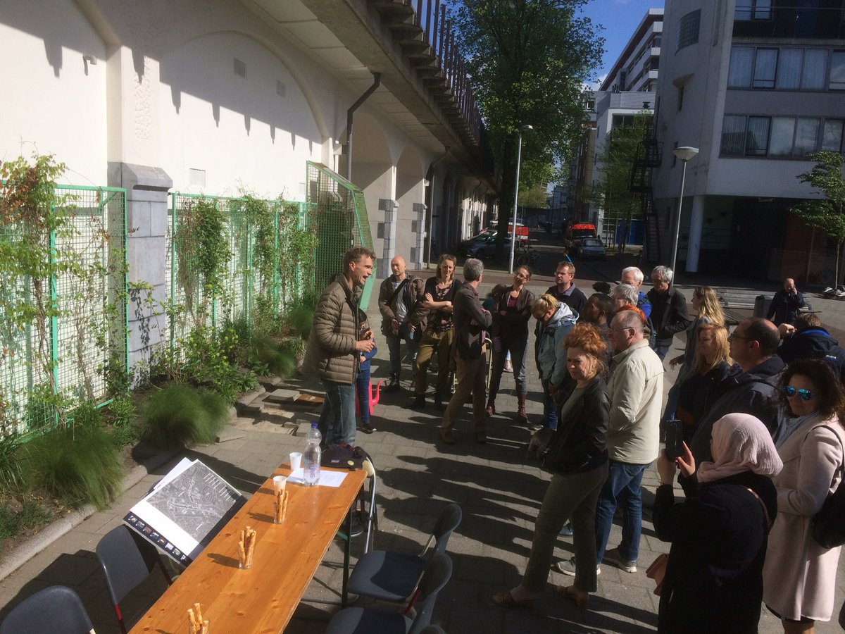 Opening Groene wand met Slimme Regenton door Jaques Vink. #slimmeregenton #groenewand #studiobassala