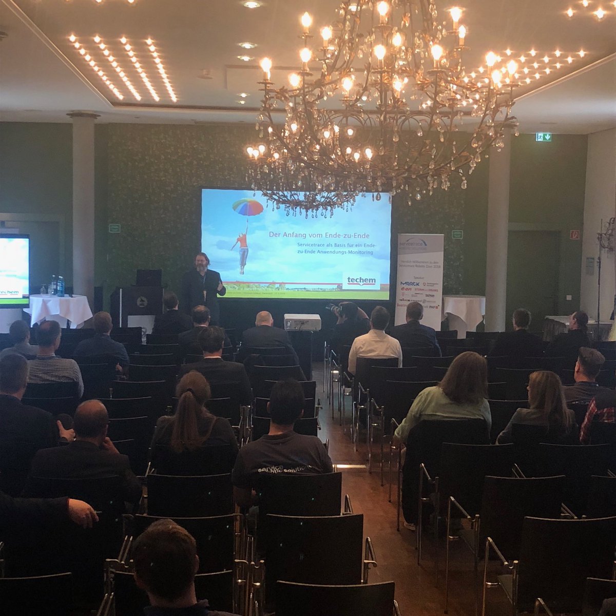 _danielmarks's tweet photo. Letzter Vortrag für mich bevor es von den @servicetrace Robotic Days nach Hause geht. #RPA #AI #DataScience https://t.co/36t6x0QwyN