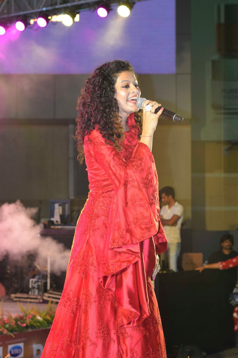 GriebsMedia's tweet photo. Last Saturday #DilSeDilTakTour kicked off. We had an amazing concert in Bangalore with @palakmuchhal3 ,@Palash_Muchhal and some fabulous crowd.

#DilSeDilTak #PalakandPalaashLiveinBengaluru #PalakMuchhalLive #GriebsMedia #GriebsEvent #Sibling https://t.co/hom90z04Jx