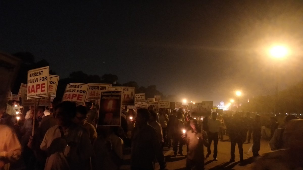 iSinghVikash's tweet photo. More than 10 thousand people gathered at India Gate in support of Geeta. #JusticeForGeeta https://t.co/ptWtjaWz4N