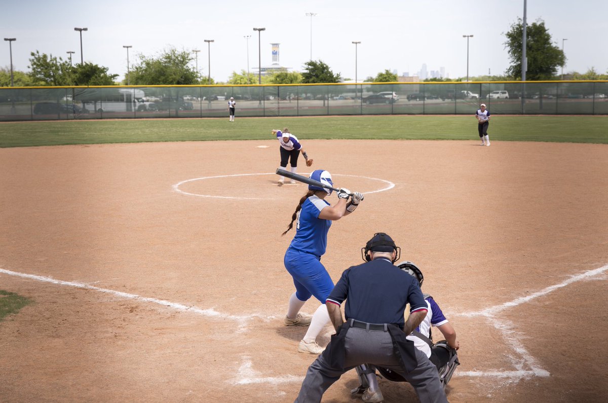 MVClionsoftball's tweet photo. Thank you David, for capturing some really cool shots from our home finale! @MVConline @AthleticsMVC 💙🦁 https://t.co/Qq8uGmOLVF