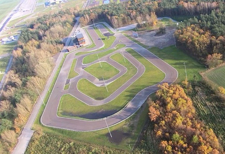 Kronika24pl's tweet image. Otwarto tor szkoleniowy dla kierowców w Nowym Dworze Mazowieckim
tinyurl.com/y9vnkqtp
#tormodlin #Modlin #kierowca #szkolenie