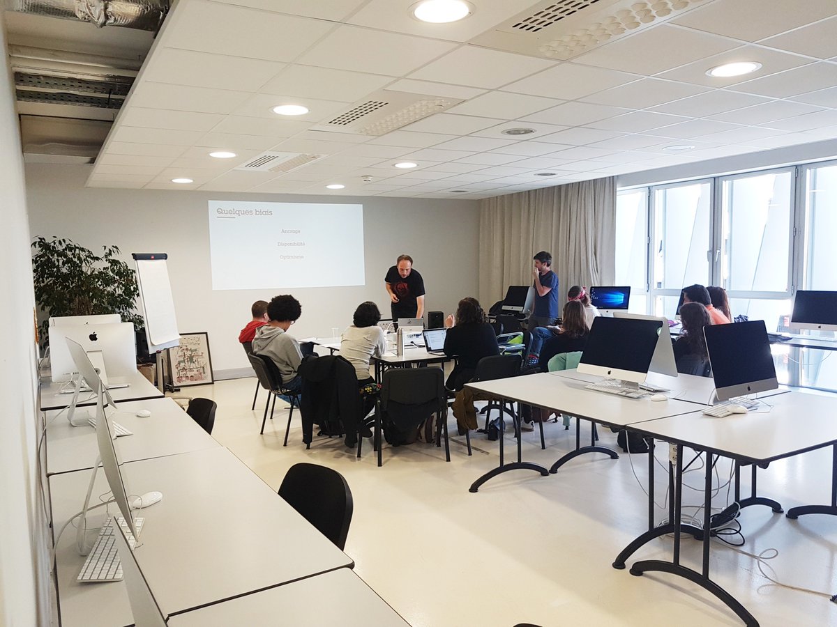 atlangames's tweet photo. #CycleJV
Cet après-midi #Ateliers & #Démonstrations sont au programme ! 💬🎮
Animer par : @CasusLudi, @EodeStudio, @blacknut_ 👌👊
ac : @StereoluxLab, @lecolededesign https://t.co/rm1iSBVct4