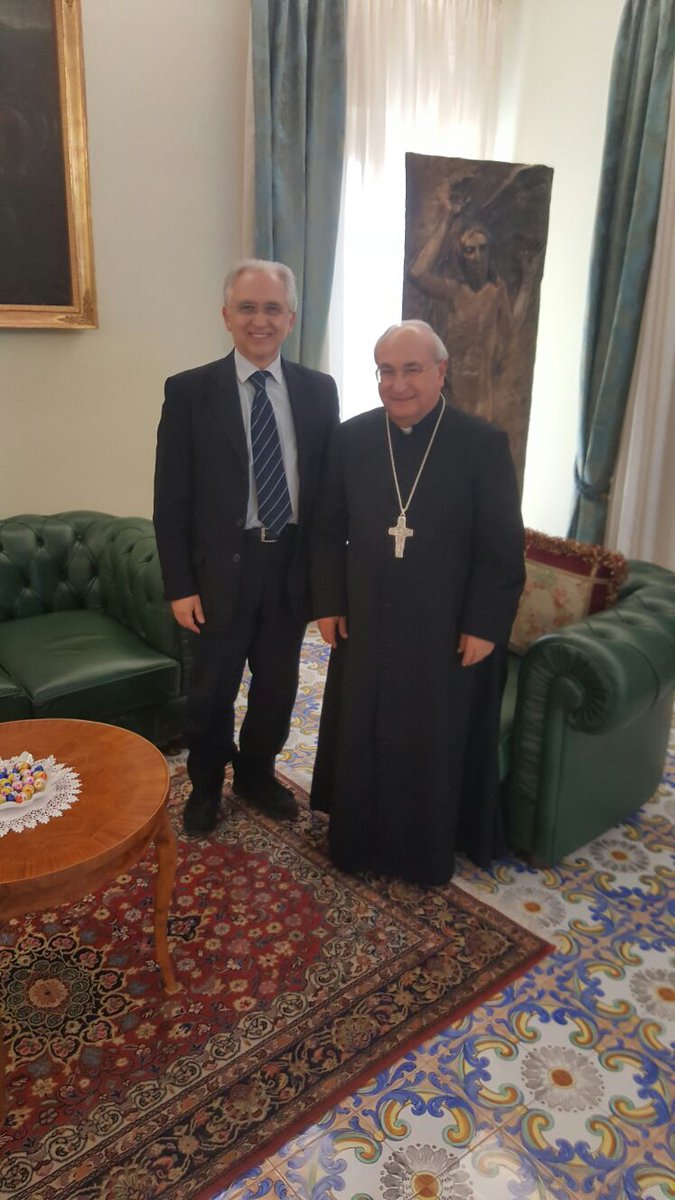 delmonaco12's tweet photo. Dopo i doverosi e graditi incontri con il Prefetto ed il Questore, in questi giorni mi sono recato in visita di cortesia al Vescovo di Caserta, Mons. D'Alise, e di Acerra, Mons. Di Donna, le due diocesi in cui è diviso il Collegio Uninominale di Caserta. #rispettoperleistituzioni https://t.co/lWlzJw3gQd