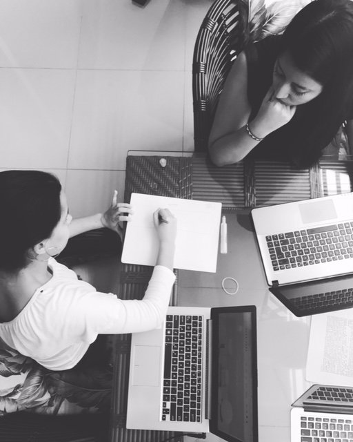 PartnersAgFood's tweet photo. Marketing professional, Rebecca Roebber traveled to Colombia in March to work with natural cosmetics company &amp; F2F host, #ZenNaturals. Through storytelling they were able to design a marketing strategy for new product line #Livu 🌿 Read more 👉 https://t.co/JnxwFvdhh2 https://t.co/Elsq4gjqcI
