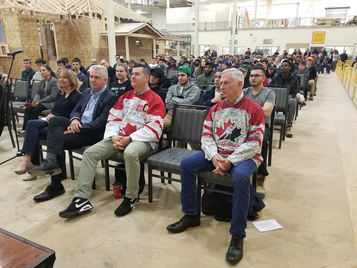MYorke27's tweet image. Creating a Culture of Health &amp;amp; Safety at Work! Rob Ellis of #MySafeWork leads panel of #construction industry experts! Over 130 students/ apprentices engaging and learning from the best! Thx to our employer partners 4 being here! #DayofMourning  @TheLOChampions @tdsboyap #CCAT