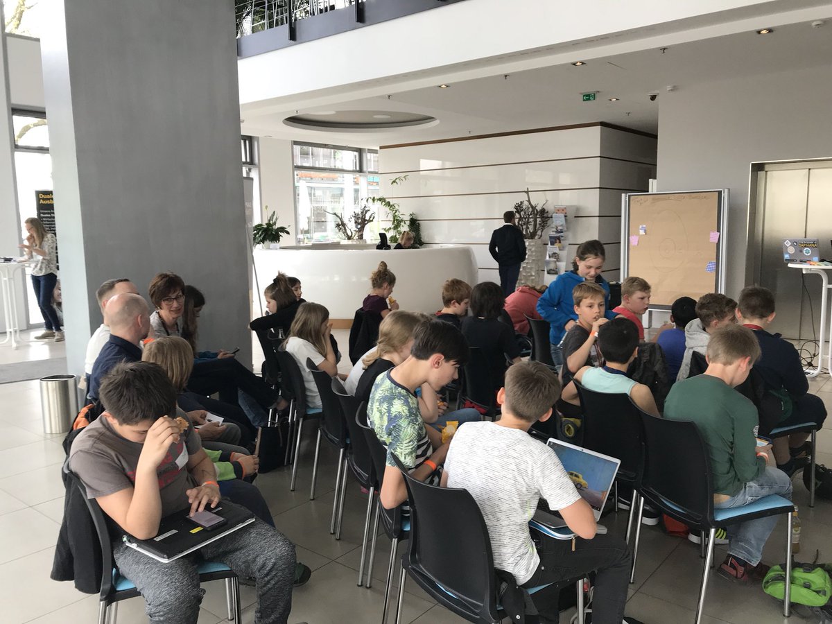 42mjp's tweet image. Los geht! #GoDigitalNight @SAP #sapdd @nvh83 @MaxjohPaul