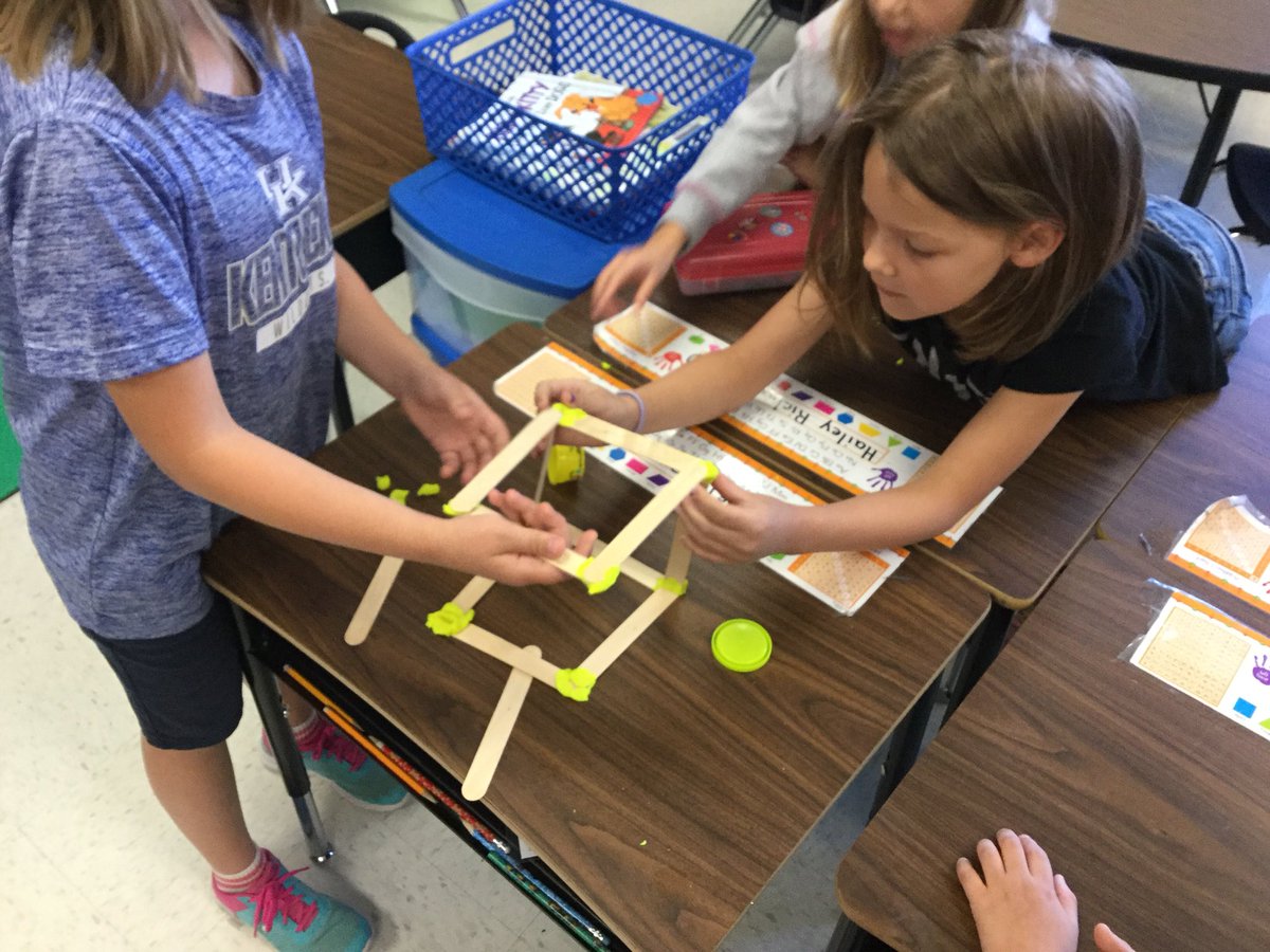 ProuseMrs's tweet photo. #lrbethechange
Practicing making our 3D shapes in Trailhead. 🔹🔺🔶♥️ https://t.co/yFbqLLxOTk