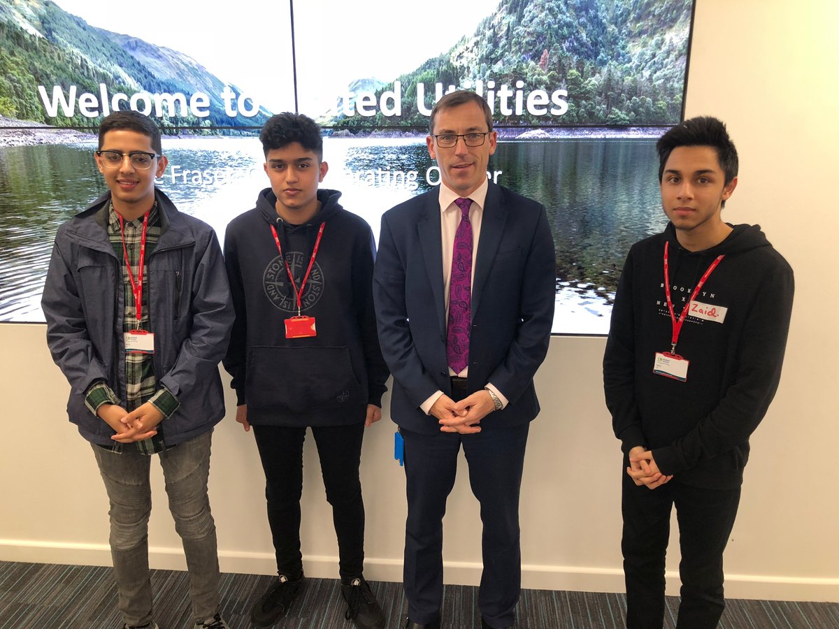 uugroupplc's tweet image. Today our COO, Steve Fraser, welcomed students from @MoorParkTweets to our head office in Warrington to get a behind-the-scenes look at a career in the water industry #TFchallenge #nwmatters
