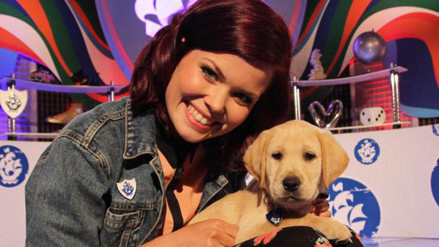 cbbc's tweet image. Iggy is the latest #BluePeter guide dog and for #GuideDogDay we are looking at some of her best bits on the show so far! @cal_stoneman Give her a treat from all of us at CBBC!

Iggy's best bits: bbc.in/2Fg1oXK

@guidedogs #guidedogs @Linds_bluepeter @CBBC_Hacker