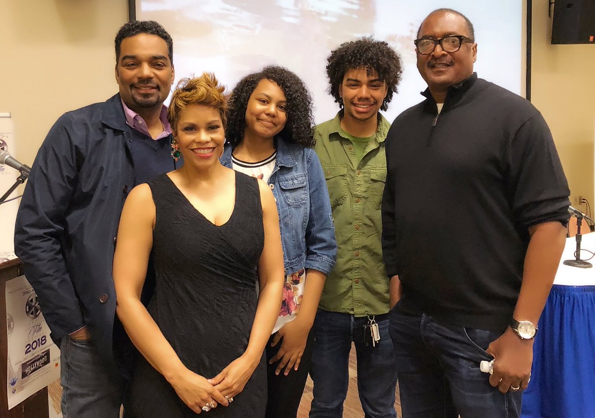 1AprilWoodard's tweet photo. Enjoyed hosting a panel at @HUFilmFestival and nuggets of wisdom from #mathewknowles! #Beyonce #herDad #huff2018 https://t.co/Yu7Re5shnK