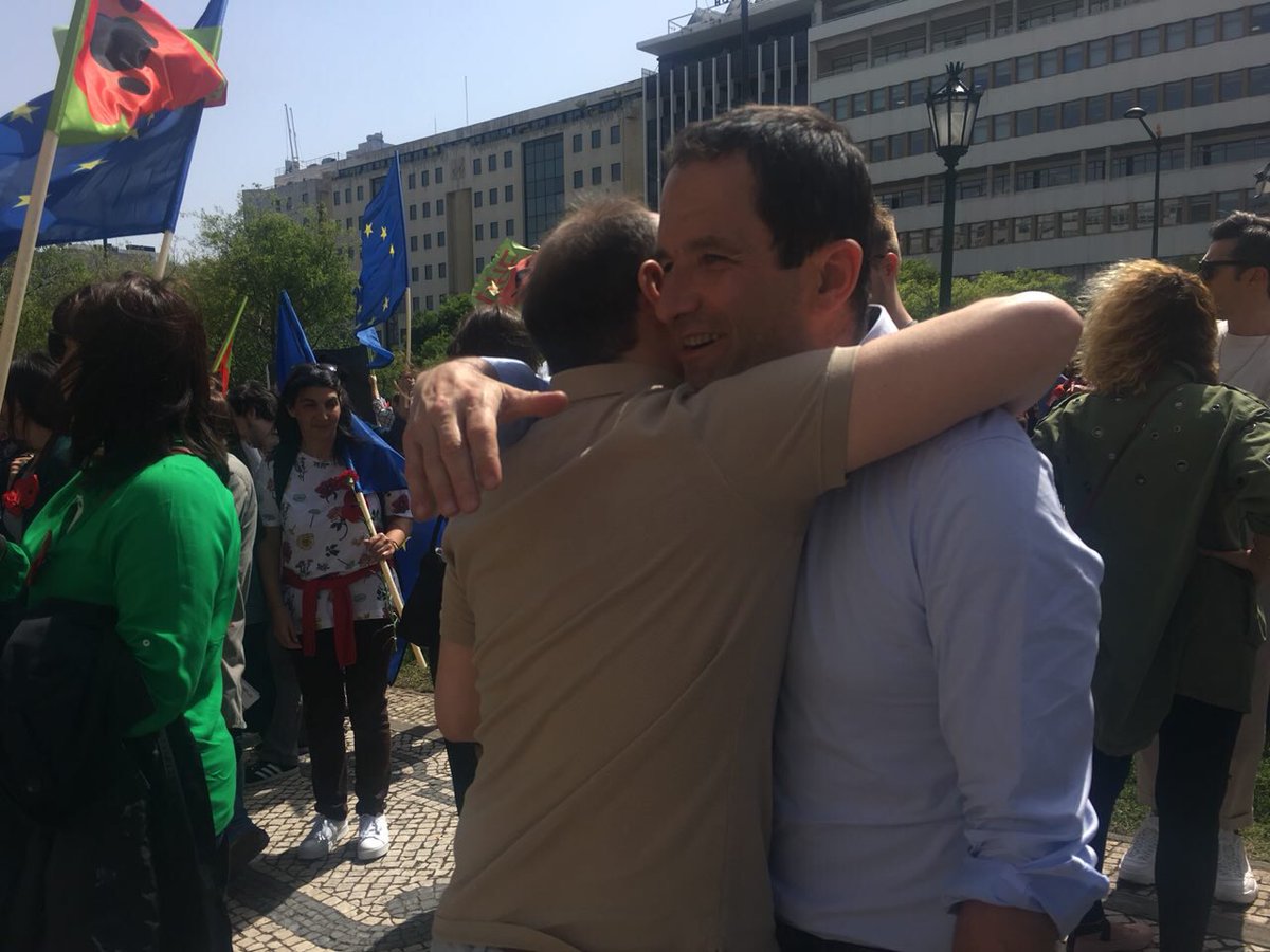 Benoît Hamon tweet media
