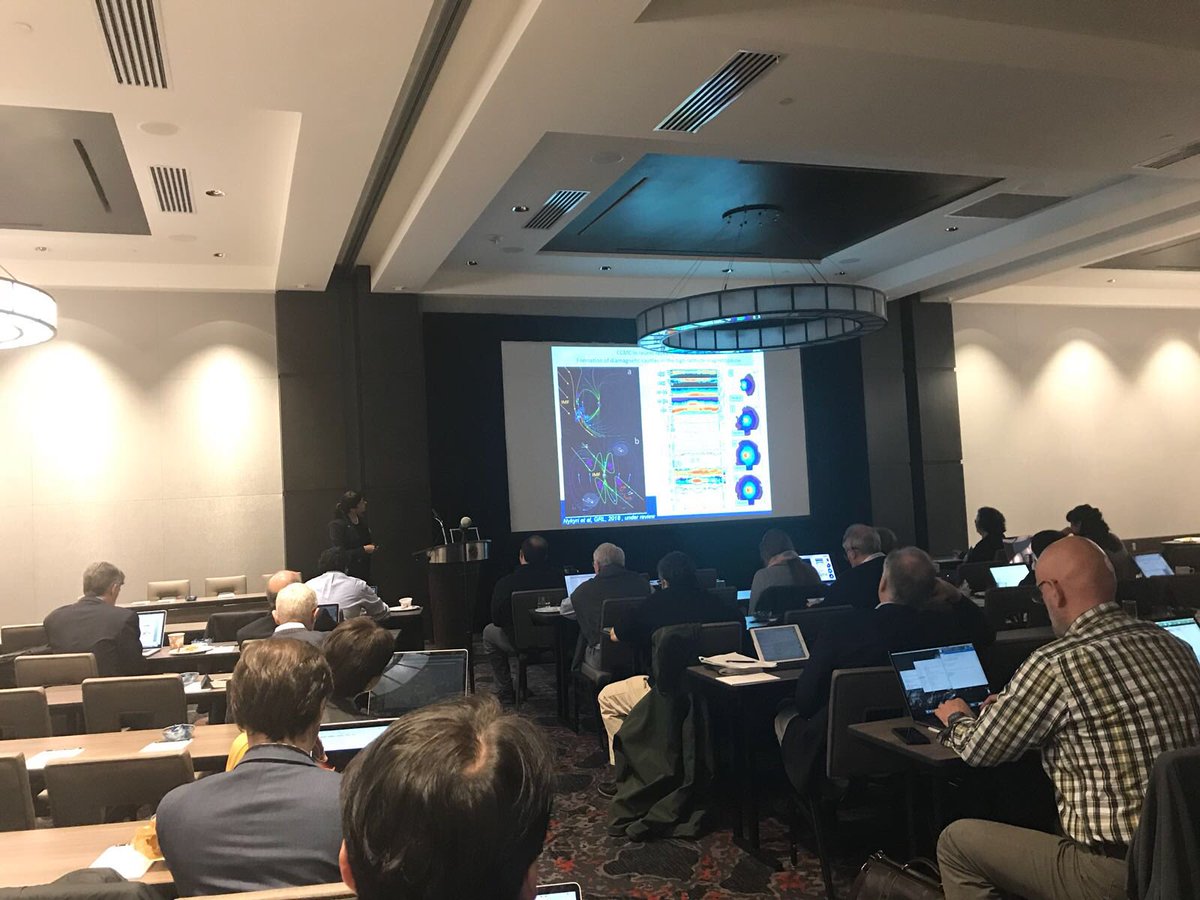 SolarPhysicist's tweet photo. @KatariinaNykyri presenting diamagnetic cavities in the high latitude magnetosphere at #CCMCworkshop2018 https://t.co/MAdwTtNnZj