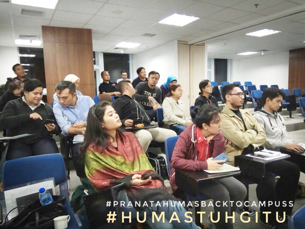 Iprahumas's tweet photo. @Leidena : Ini fungsi strategis pranata humas : media monitoring & agenda setting u siapkan brief note bg pimpinan yg bertugas mjd juru bicara lembaga @djikp @rudiantara_id
.
Disampaikan kpd mahasiswa S2 @paramadina (24/4) : Media Relations Mgmt.
.
#BacktoCampuss
#HumasTuhGitu https://t.co/N4XrQJx7Xm