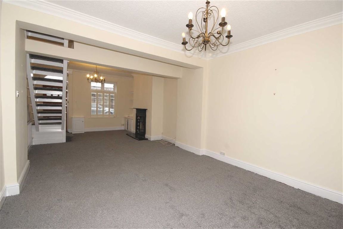 BriscombeNutterStaff tweet media