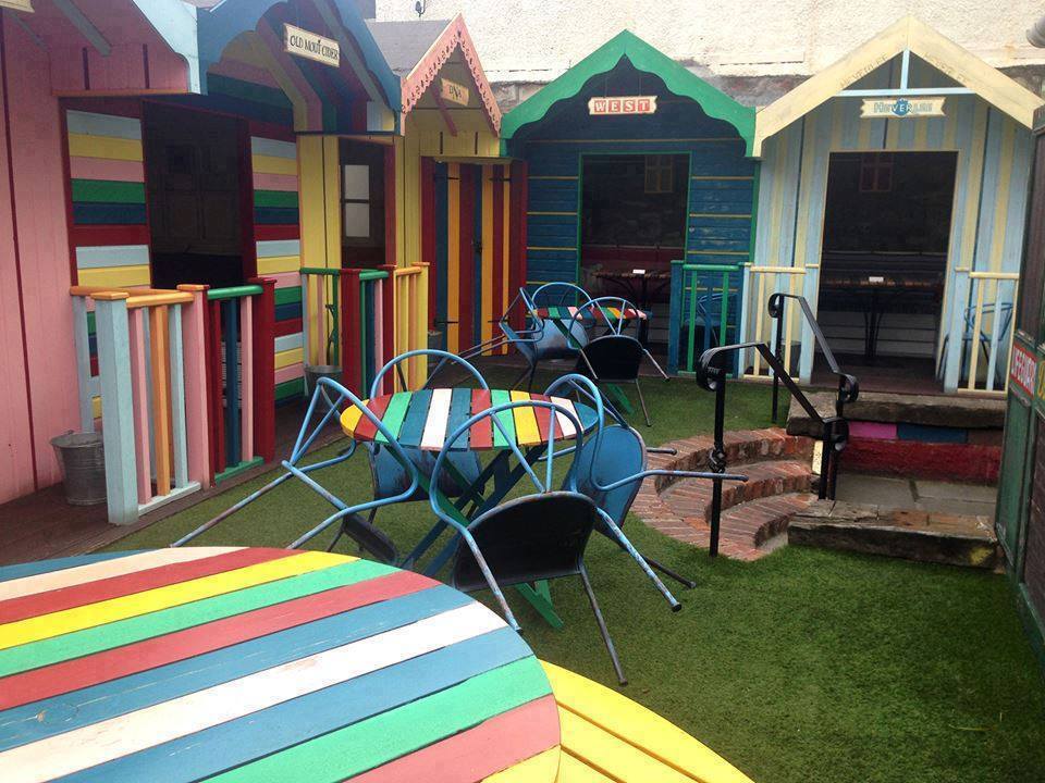 ForestersGuild's tweet image. Join us in our fantastic and unique all-weather alfresco beach huts this Wednesday for a drink! #gof #beachhuts