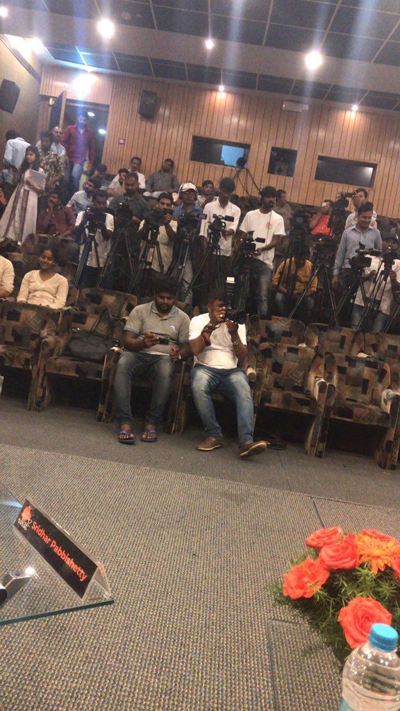 MalavikaBJP's tweet photo. #NewIndiaNewBengaluruCharche with Union Minister @AnanthKumar_BJP #NINB #KarnatakaAssemblyElections #KarnatakaElection2018 https://t.co/xS7zpNy2bN