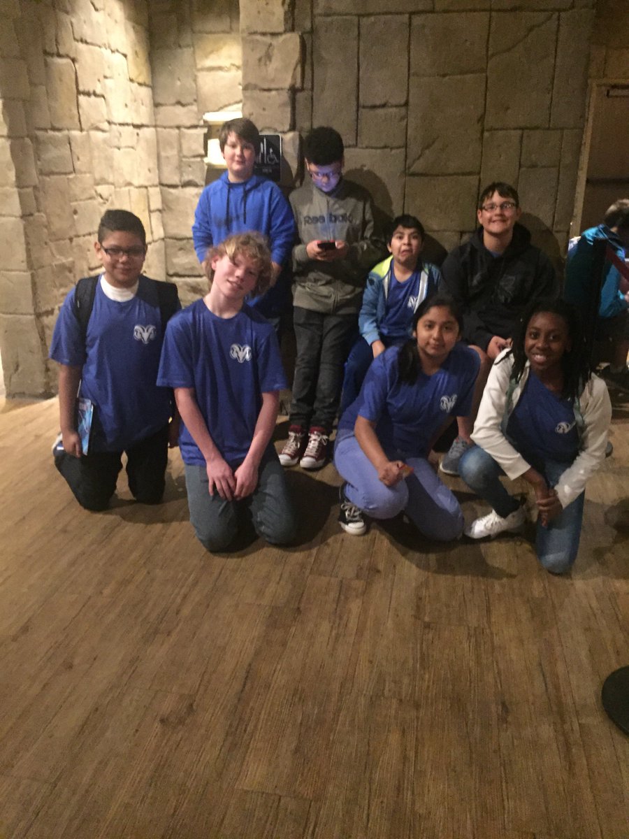 GinaCollier10's tweet photo. #RAMSInspire Sixth grade field trip! https://t.co/ZKNcFjtbbW