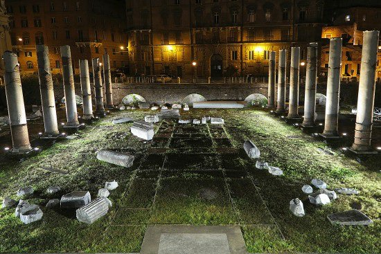 Paarla_'s tweet photo. #Erco – Işığı kullanarak tarihi modellemek: #Roma İmparatorluk Forumları Using light to model history: the Imperial Forums in Rome #led #ledlighting #lighting #aydinlatma #sanataydinlatma #paarla https://t.co/GoscaADSSu https://t.co/33ieYozzB6