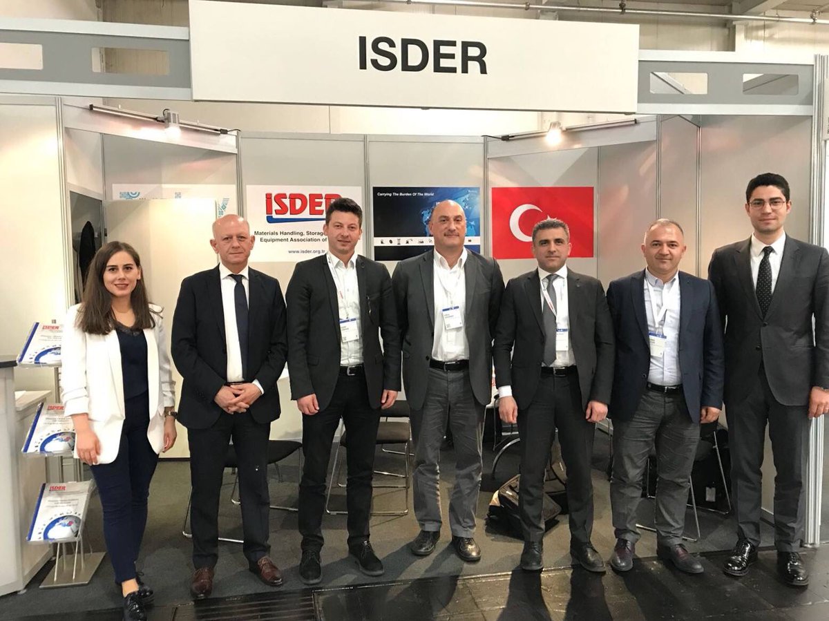 IsderTR's tweet image. Hannover-Almanya'da düzenlenen ve intralojistik alanında dünyanın en büyük fuarı olan Cemat 2018 Fuarı devam ediyor. 27 Nisan'a kadar sürecek olan fuarda üyelerimizi ve ülkemizi tanıtmaktan dolayı gururluyuz! #cemat2018 #HannoverMesse2018 #isder