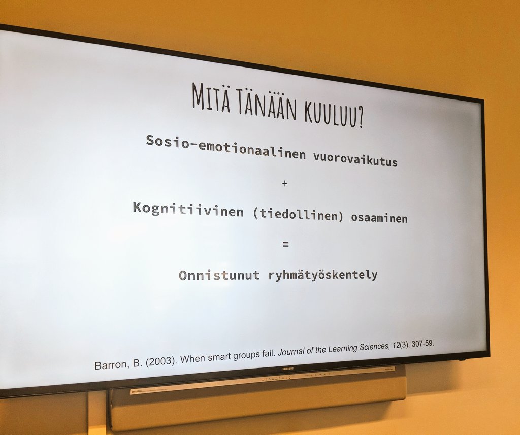 Oppimo's tweet photo. Päivän epistola: ryhmätyöskentely ja miten sitä voisi tehdä paremmin. Aloitimme kysymällä, mitä toisillemme kuuluu – se on sitä sosio-emotionaalista vuorovaikutusta, joka on erottamaton osa onnistunutta ryhmätyöskentelyä. #oppimo https://t.co/PHm8SIMZLS