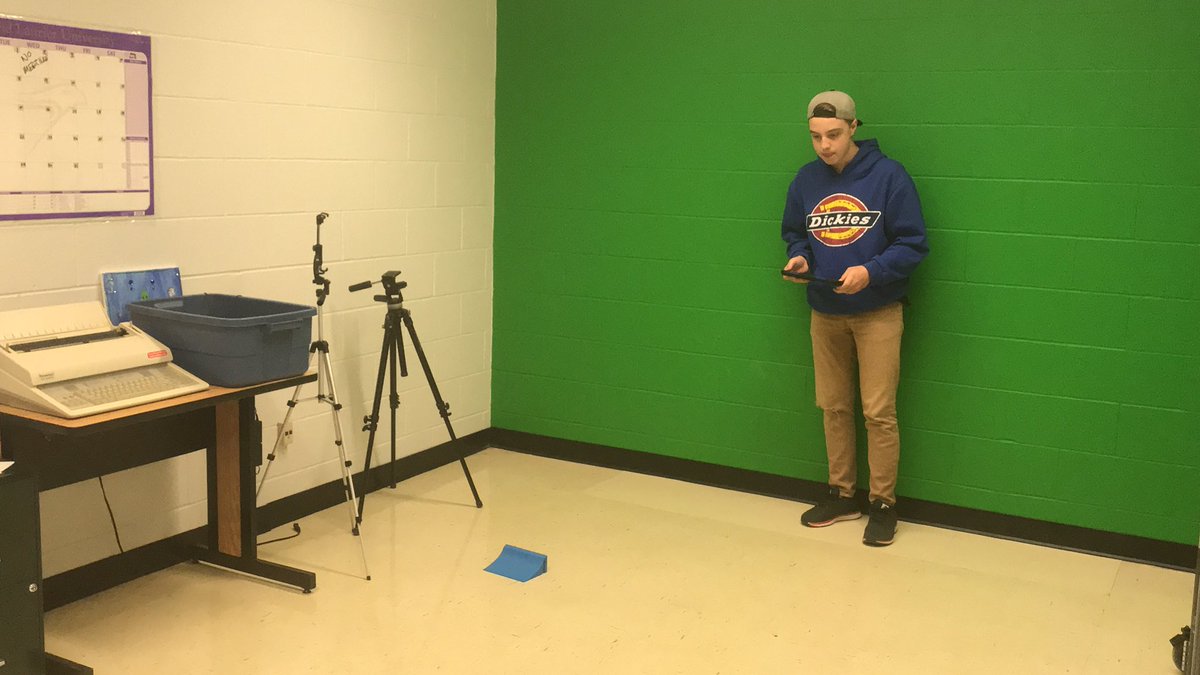 Austin_Gagnier8's tweet image. Free day with the robots today at Coding Club. #csforall #OntarioCodes