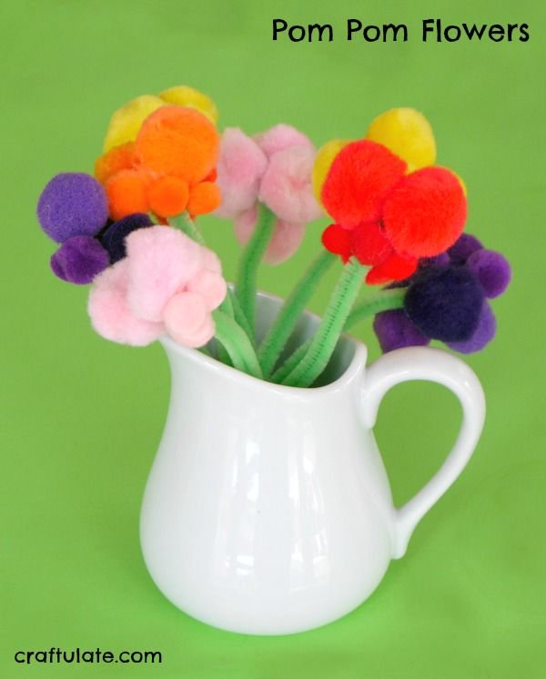 Pom Pom Flowers - a cute kids craft for spring buff.ly/2vsfbLq #flowercraft #flowercrafts #pompoms #kidscrafts #springcrafts