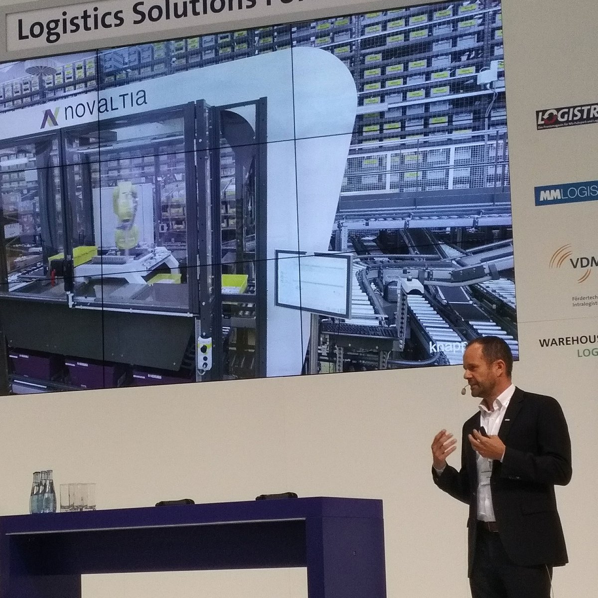 KNAPP_AG_de's tweet image. Industrie 4.0 trifft Logistik: Wolfgang Skrabitz, Geschäftsführer KNAPP Industry Solutions, @CeMAT Solutions Forum #robotics #pickiteasyrobot #menschmaschinekommunikation #machinelearning #smartworker #usability #ergonomics #openshuttle #osrshuttleevo