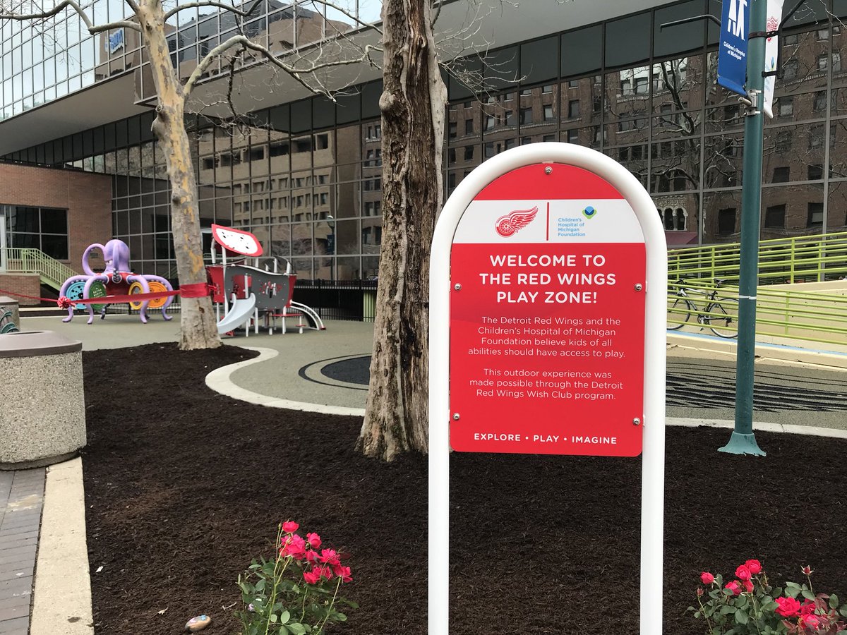 We’re at the @ChildrensDMC to officially open the “Red Wings Play Zone”! #ForTheKids https://t.co/0TNOMUv1JE