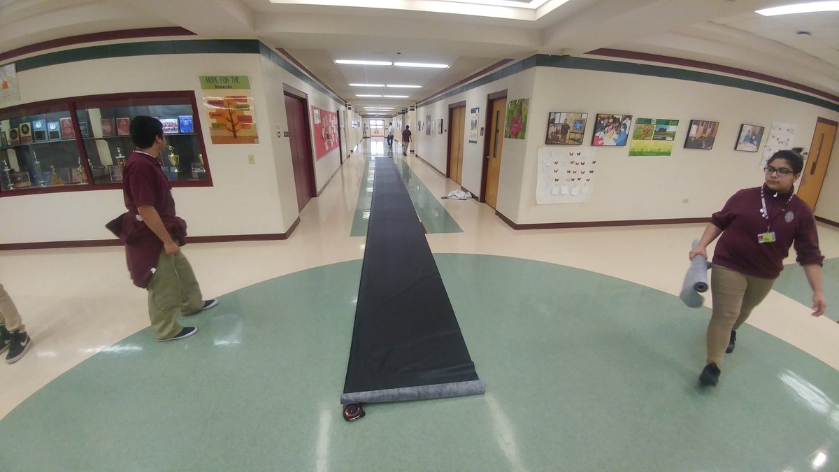 bio_otoole's tweet photo. Students did an amazing job coordinating with each other today. First step was to figure out how long to cut the weed fabric. #MortonPride #Monarchs https://t.co/mPmf4kchOF