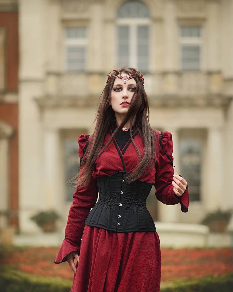 magesaltmodel's tweet photo. ・・・
⚜ Welcome to #MagesAltModel 

Model @_scarlet_model
Photo: @wikingart styl. @worthwhileness.me Headpiece: @musesuite 

#goth #gothicfashion #gothicmodel #gothmodel #gothbeauty #moderngoth #corset #gothgirl #gothicgirl #alternativegirl #alternative #alternativemodel https://t.co/JTHtSZAhsM