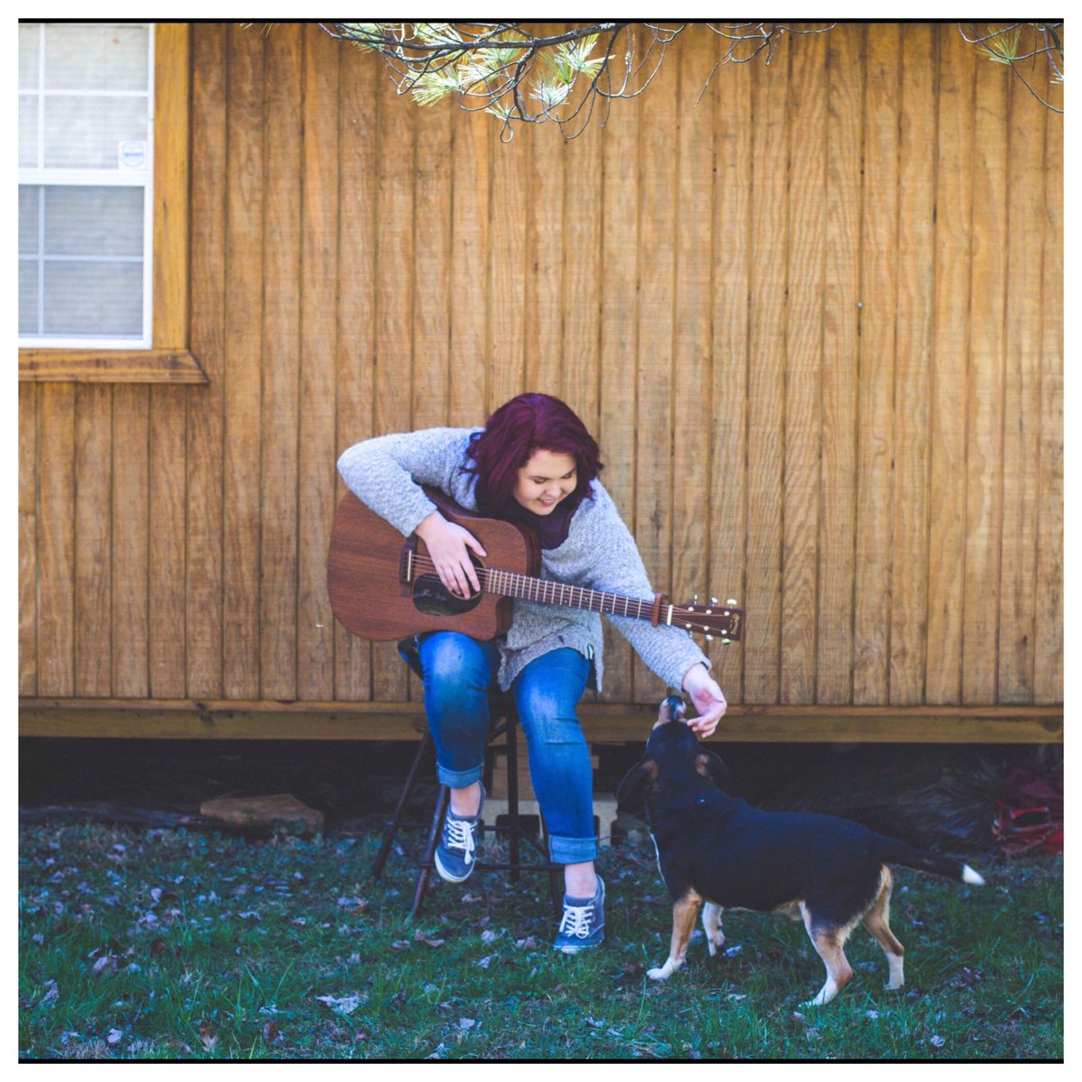 oldsoulradio's tweet photo. Episode 201: W.B. Walker’s Old Soul Radio Show Podcast (Live From W.B. Walker's Barn & Grill - #MadisonLewis
https://t.co/oGHdMQijUW
📷: #MelissaStilwellPhotography
🎚: @JustinDeanPayne
🐶: Mack Mack https://t.co/b13iwKotU1