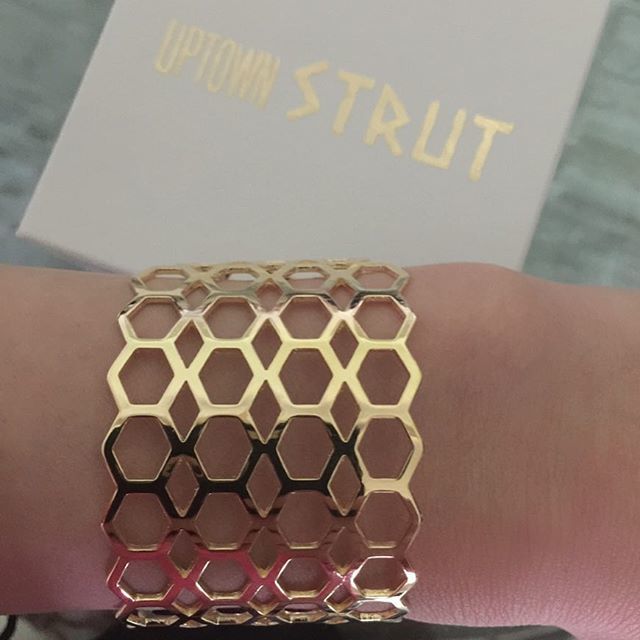 uptownstrut's tweet photo. Oh Honey, Bee sure to see our new arrivals!!! 🍯🐝 #OhHoney #QueenBeeCuff #SweetestThing #UptownStrut
•
•
•
#StrutUp #UptownStrutYouUp #fashion #fashionista #BoutiqueLife #OnlineBoutique #StyleWatch #Instafashion #FashionHouston #LocalLove #YoungWi… https://t.co/Qc5rTjUJn4 https://t.co/Xxm5mrQcuL