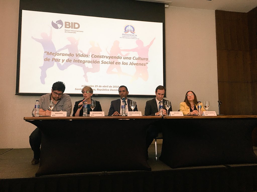 DomingoCG1's tweet photo. Las exigencias de los millennials en un lugar de trabajo son mas emocionales y de ambiente laboral que de salario #Moderando #MejorandoVida #InserciónLaboral @DigepepRD @el_BID https://t.co/kCZmatwjUZ