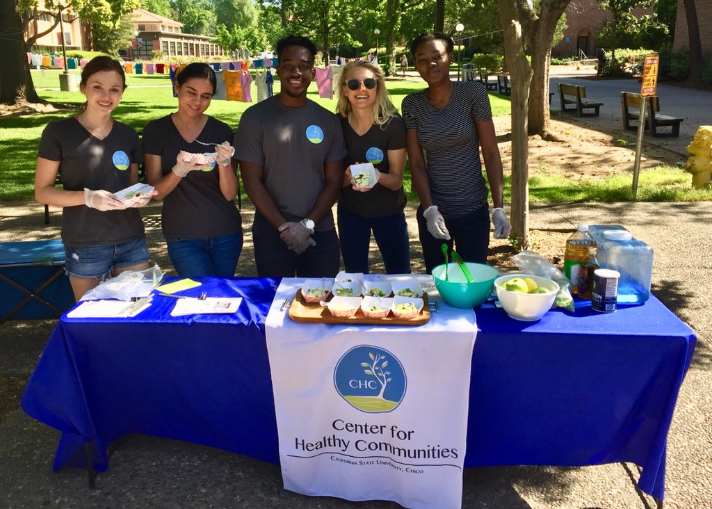 CHCChicoState's tweet photo. CHC students provided free tastings on campus today to promote the food pantry and help students sign up for CalFresh #calfreshoutreach #hungerfreecampus https://t.co/oTbmgOXWkX
