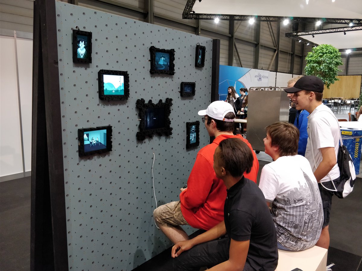 GameDarklight's tweet photo. DarkLight at Salon du livre Genève ⭐️ Thanks all for coming, we will be there till Sunday so don't miss your chance to play our game!
#DarkLightGame #indiedev #indiegame #gamedev #pixelgame #mediadesign #salondulivregeneve #installation #hesso #headgeneve #geneva #switzerland https://t.co/JoQTbBSiNw