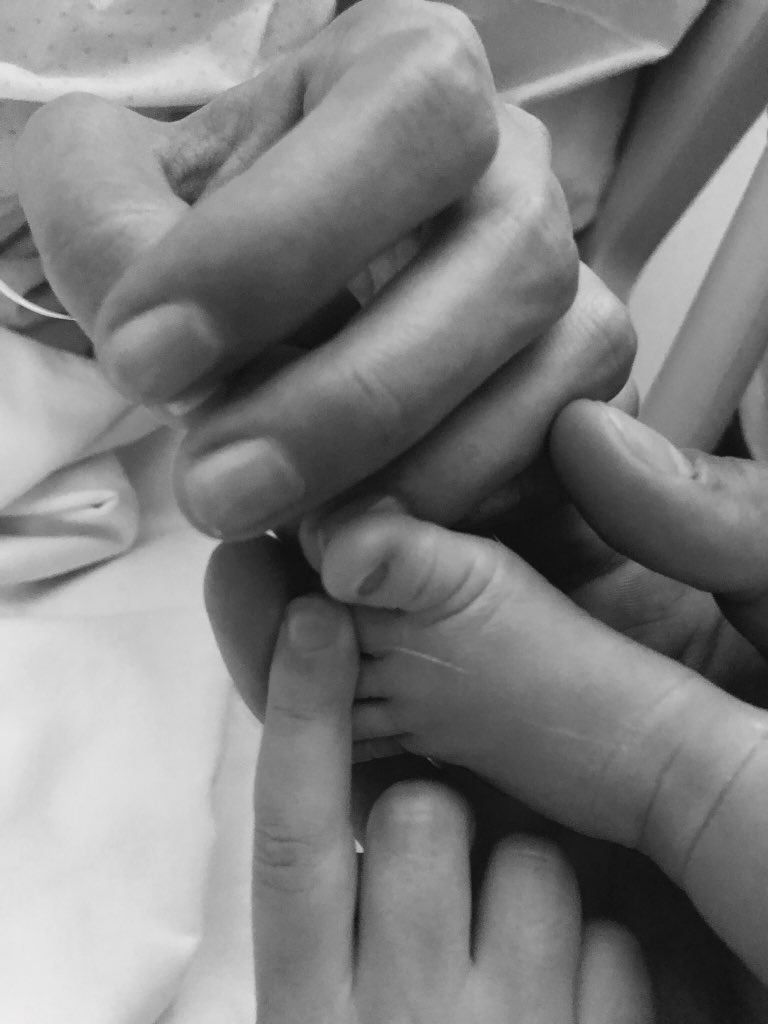 MarcBartra's tweet photo. Estamos muy felices de poder anunciaros que nuestra segunda hija, Abril Bartra Jiménez ya está aquí! Todo ha ido muy bien, Meli es toda una campeona! 😍 #FamiliaDe4 #PapiFeliz 👨👩👧👧 https://t.co/i9ZCI7wVJt