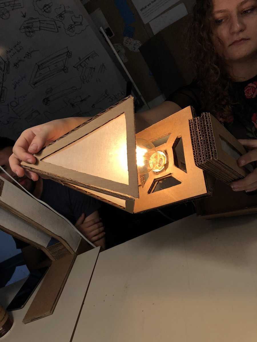 ID_Uarts's tweet photo. Desiree Smith’s cardboard lighting fixture completely dissembles and stores its pieces inside itself for easy travel. Just one of many great lighting fixtures we talked about today. 

#uarts #industrialdesign @UArts @UArts_SoD https://t.co/Jhvvg6qhml
