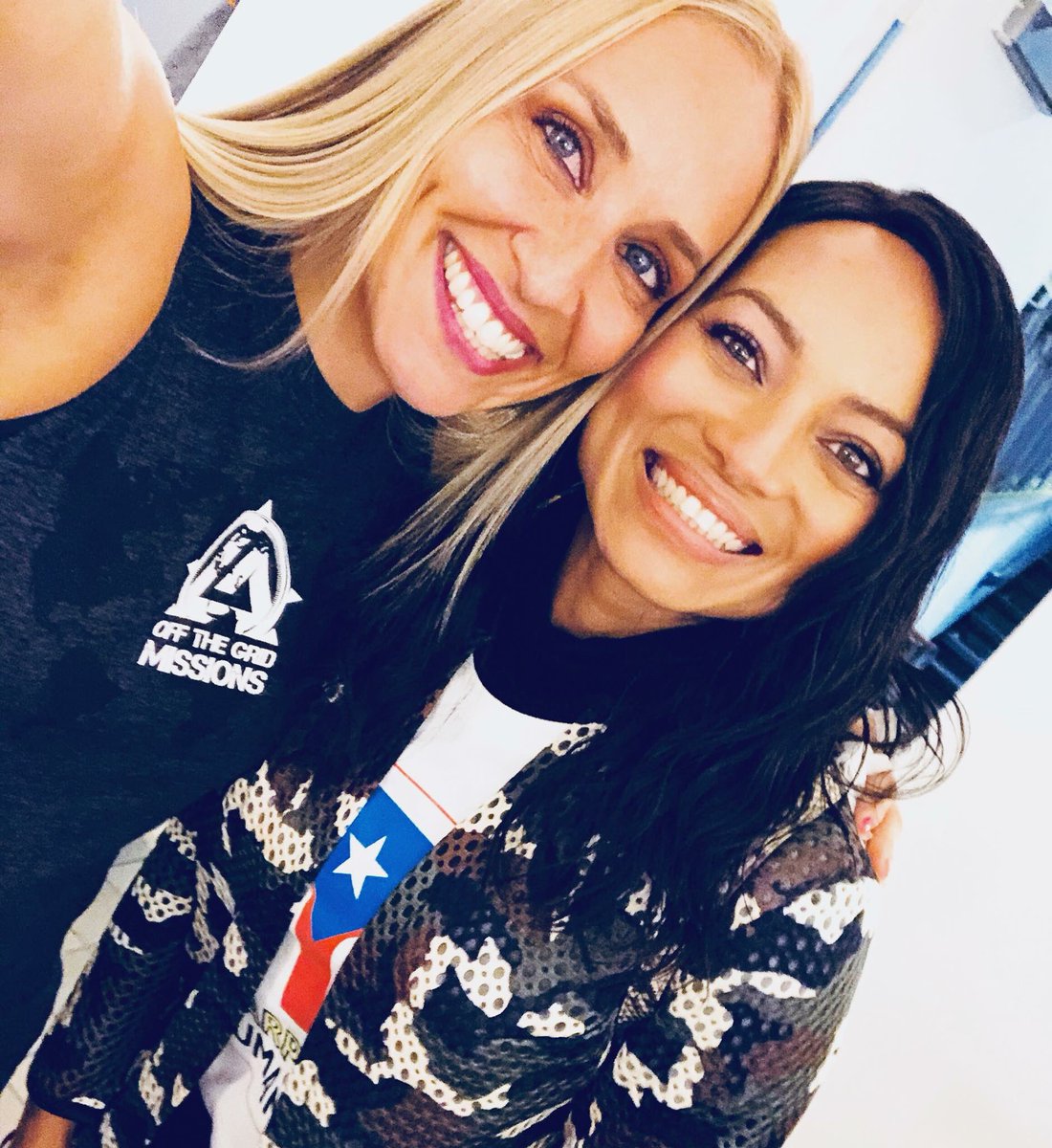 angelamariaOTG's tweet photo. My storm trooper!
@jamieharper2 and I at @redbull Townhall #offthegridPUERTORICO
Check it out—
https://t.co/TtWjztF24V https://t.co/2DhHoI4ZUH