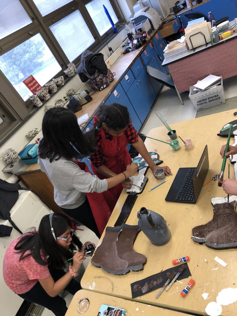 LMS_ArtRoom's tweet photo. Art Club is doing such an amazing job painting these wood cut outs for Captain Paul’s! @LMSNation @CPFD343 https://t.co/6vIWjI6Gh0