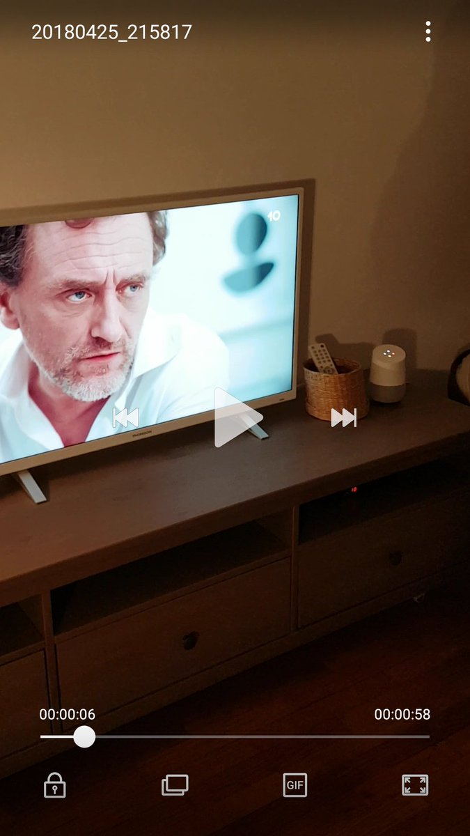 Même ma Googlehome reagit devant #BurgerQuiz 😂