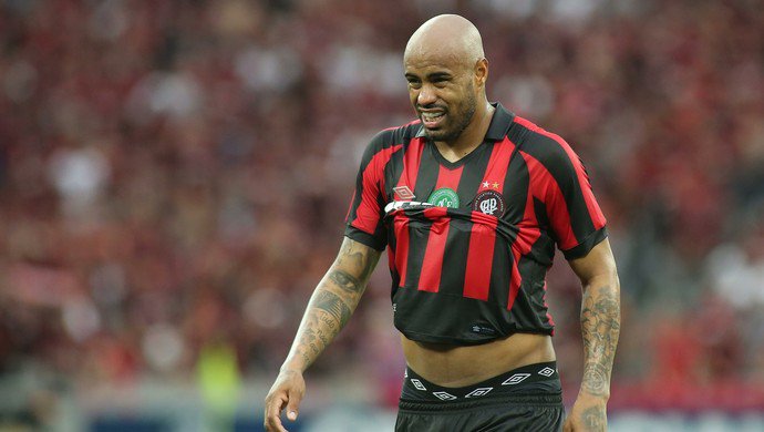 futbolyprogreso's tweet photo. El central Thiago Heleno @atleticopr es el jugador con más interceptaciones por partido, con un promedio de 6 por partido. #Brasileirao2018 https://t.co/cbbUBttEaV