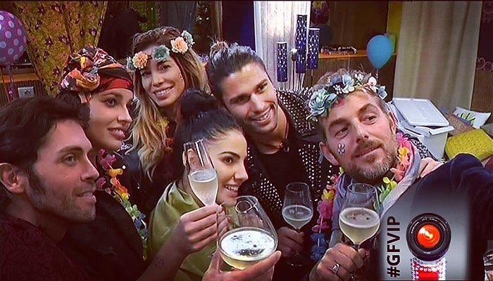 _rainberry_'s tweet photo. Ridateci questo Grande Fratello, ridateci le Ivanellis e gli Oneston, ridateci Zia Malgy e il castigatore, Bossari che medita, Flaherty con le spaghettate in piena notte.Ridateci gli scherzi di Luca a Fuffy Ruffy e riprendetevi questo gruppo di incivili, montati, aggressivi.#GF15 https://t.co/jcWNMiORtA