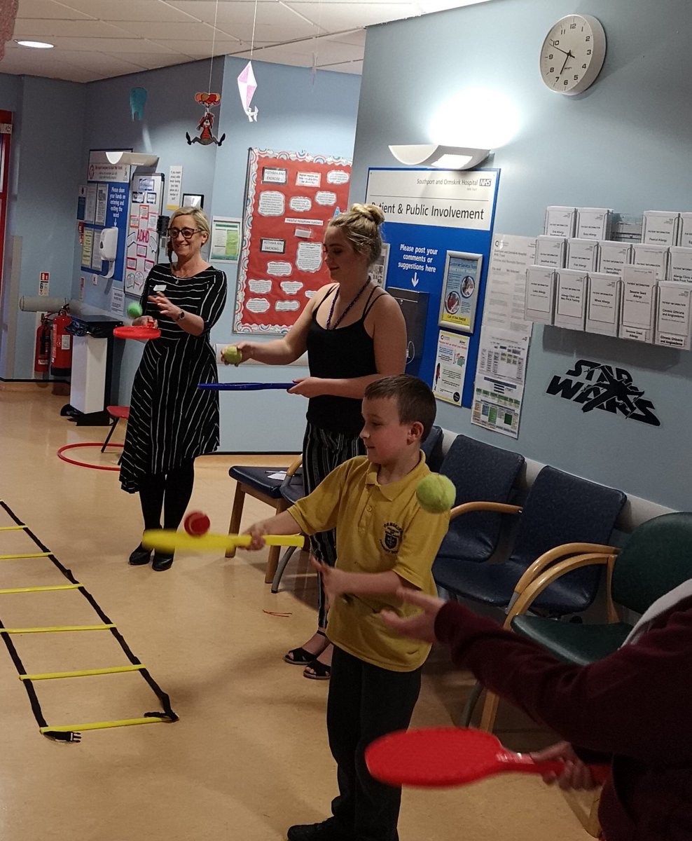PaedsDiabTeam's tweet photo. What a fab nite at our Annual Carb Counting Evening😉 @mayng888 @SONHStrust #doc #gbdoc #diabetes #t1dm https://t.co/niR6VAAtn5