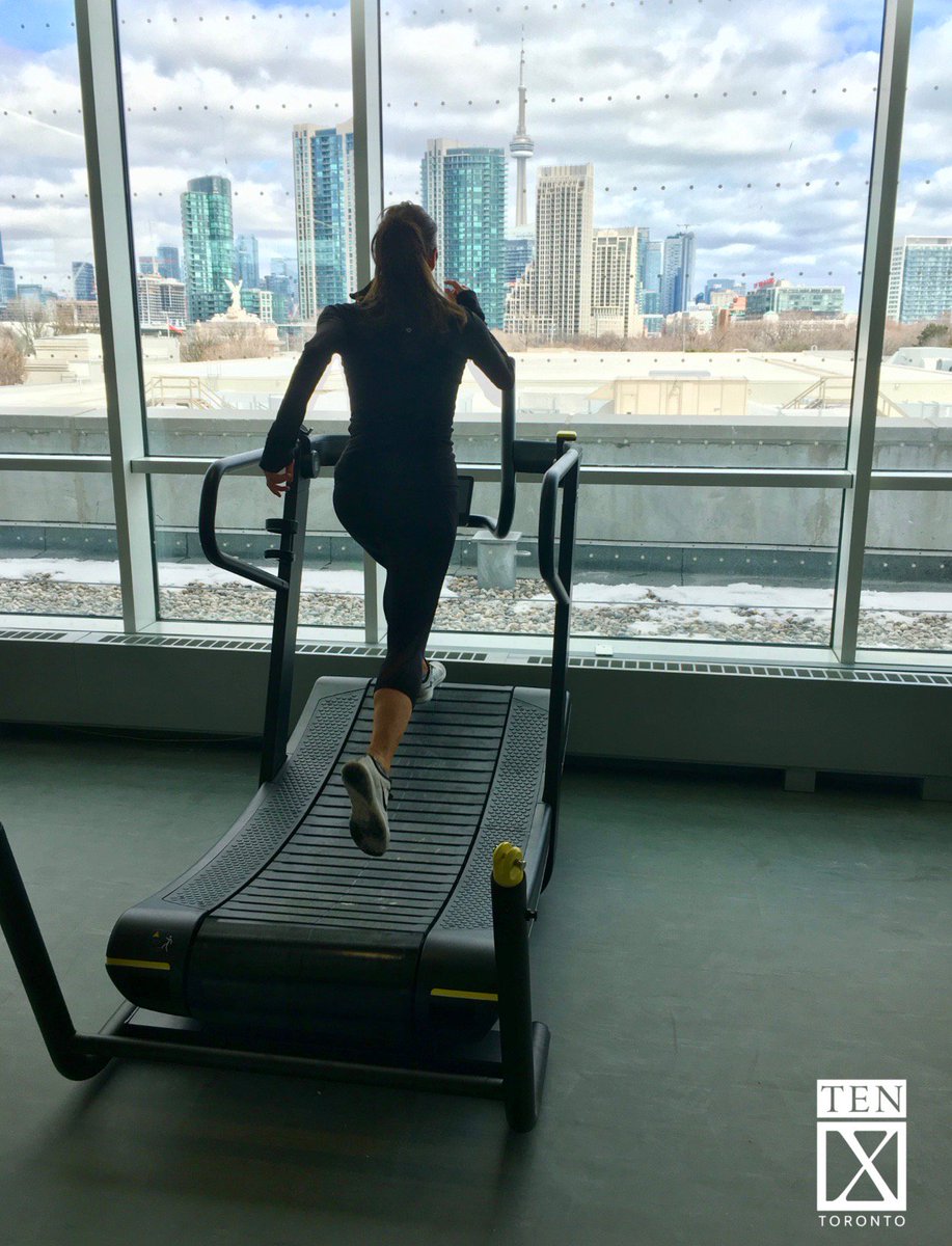 10XTO_'s tweet photo. Runnin' through the 6ix #Technogym #6ixRuns #Views #10XTO https://t.co/BzgBVz3SD8