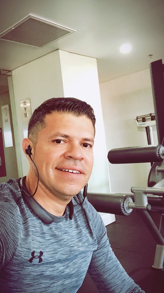 j_medina37's tweet photo. Si te sientes estresado,con problemas...aqui los resolvemos.que dolor tan rico💪.con 4 de 12 de cada una,(son 8 rutinas.minimo 6)todo se calma en la mente https://t.co/MRlxyD3li7