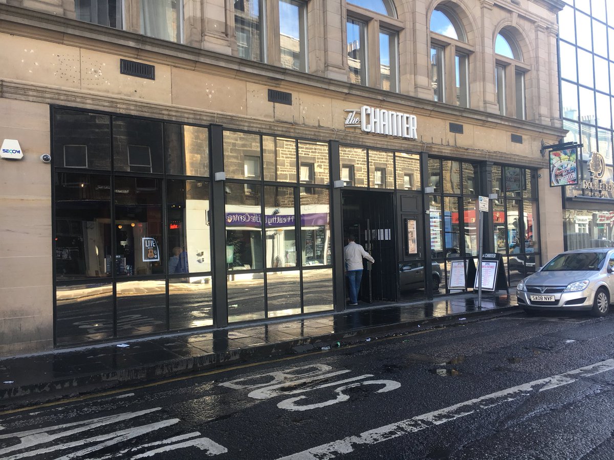 andrewmasonsgin's tweet photo. Fantastic to see @the_chanter in #Edinburgh now have our core trio! #Original #TeaEdition #LavenderEdition @YorkshireGin #TheYorkshireSpirit https://t.co/12PMtbMjwZ