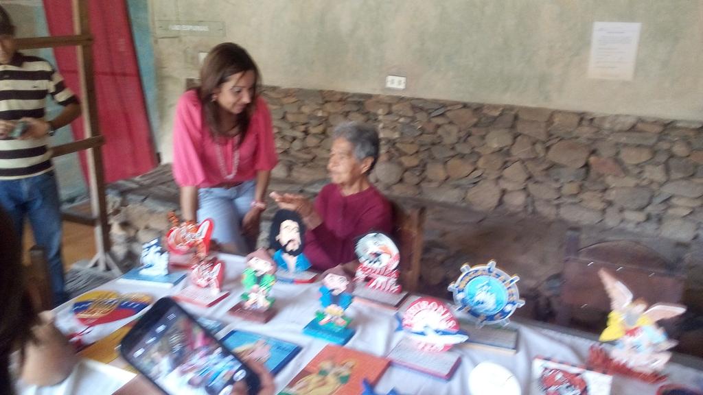 INASS_BOCON's tweet photo. 1ERA COMBATIENTE DEL MUNICIPIO @magallyvina COMPARTIENDO CON NUESTROS TALENTOS TRUJILLANOS @CarlosInass SOLO EN REVOLUCION @salainass https://t.co/vSl8SfxT1W