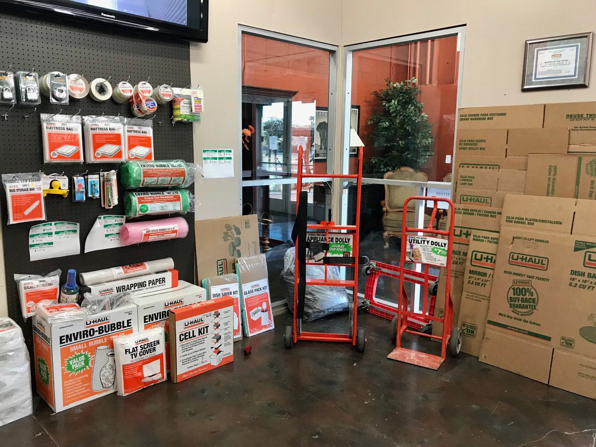 sunbrookstorage's tweet photo. Stop in &amp; see what we have to offer Air Conditioned inside Storage and warehouse space available. Plus RV Storage Covered and Uncovered #storage #selfstorage #moving #movingsupplies #StGeorge #Utah https://t.co/vj3rs6uJj2