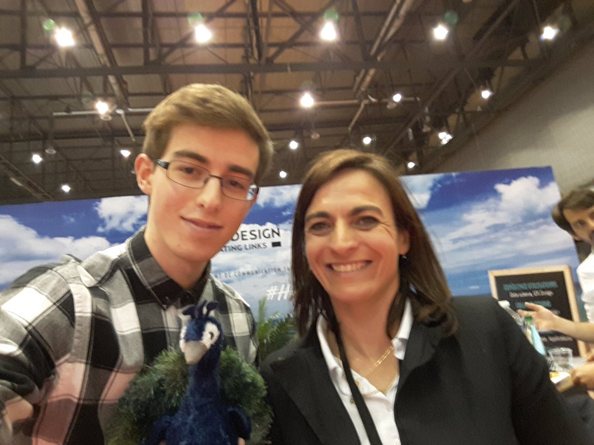 cafe_freelance's tweet photo. Léon a rencontré l'@agencenetdesign au salon @eCom_Geneve ! #ESSR #ESSR18 #Coworkees https://t.co/PrkgsfMe3A